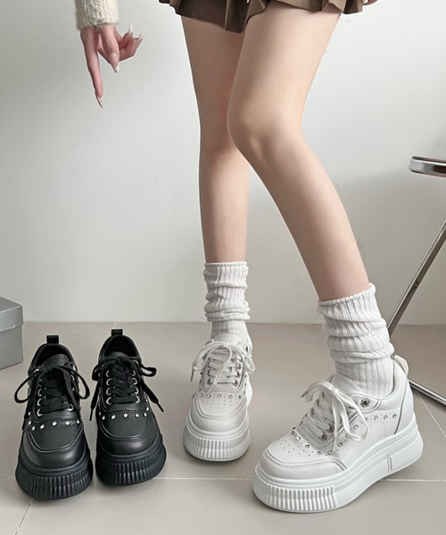 Shoes in Closet(シューズインクローゼット)の「【完売サイズ予約販売開始】厚底 インヒール入り ビジューパーツ スニーカー 6434(スニーカー・レディース・ブラック/ホワイト・M/L/LL/S/3L)」の3枚目の写真