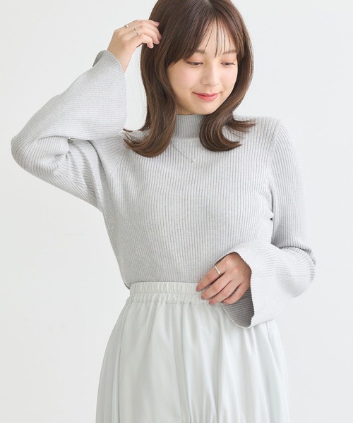 earth music&ecology（アースミュージックアンドエコロジー）の「フレアスリーブプルオーバー（Tシャツ/カットソー・レディース・アイボリー/ネイビー/ピンク/ライトグレー系2/ブラック・S/M）」の3枚目の写真