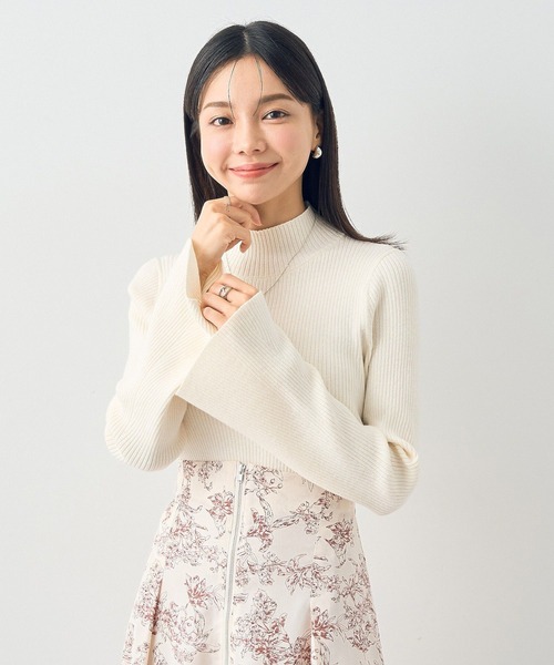 earth music&ecology（アースミュージックアンドエコロジー）の「フレアスリーブプルオーバー（Tシャツ/カットソー・レディース・アイボリー/ネイビー/ピンク/ライトグレー系2/ブラック・S/M）」の6枚目の写真