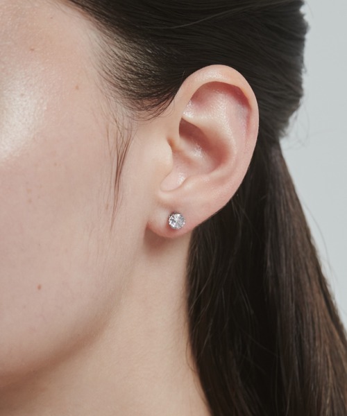 ciite' surgical stainless(シーテサージカルステンレス)の「【 金属アレルギー対応 】 7サイズ ビジューピアス サージカルステンレス (両耳用)(ピアス(両耳用)・レディース・ゴールド/シルバー・8/7/6/5/3/2/4)」の2枚目の写真