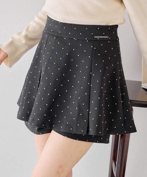 Chico（チコ）の「レイヤードフリルスカパン（スカート・レディース・ブラック系その他2/ブラック/ブラウン・FREE）」の2枚目の写真