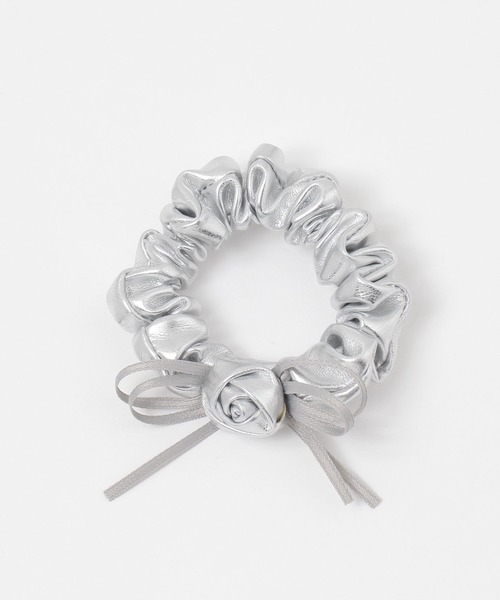 FOREVER 21（フォーエバー トゥエンティーワン）の「ローズリボンシュシュ（シュシュ・レディース・シルバー/ブラック・FREE）」の6枚目の写真