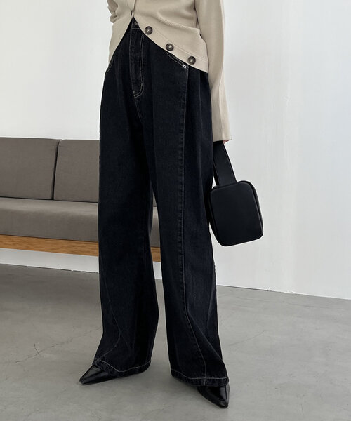 CAPRICIEUX LE'MAGE（カプリシューレマージュ）の「サイドタックデニム（デニムパンツ・レディース・ブラック・38/36）」の5枚目の写真