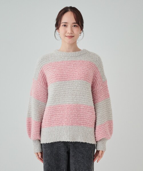 Cutie Blonde（キューティーブロンド）の「◆【S-LL】ふわふわブークレ調 ワイドボーダーニット（ニット/セーター・レディース・チャコール/ブルー系2/ピンク系7・04/03/02/01）」の16枚目の写真