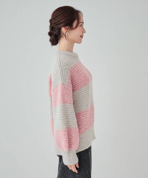 Cutie Blonde（キューティーブロンド）の「◆【S-LL】ふわふわブークレ調 ワイドボーダーニット（ニット/セーター・レディース・チャコール/ブルー系2/ピンク系7・04/03/02/01）」の17枚目の写真