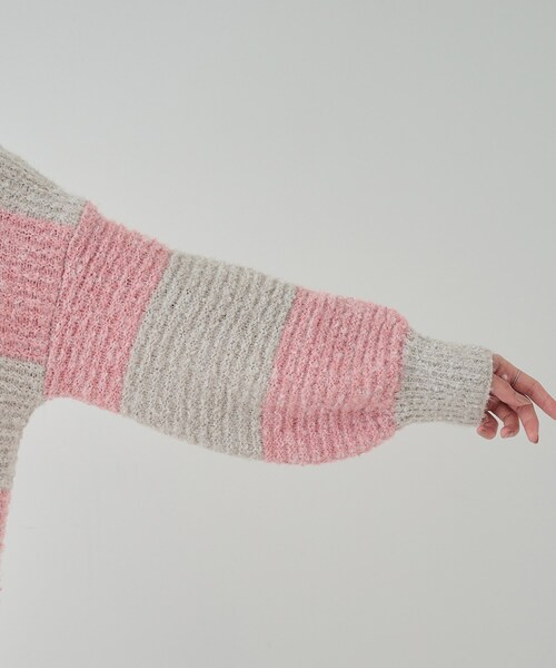 Cutie Blonde（キューティーブロンド）の「◆【S-LL】ふわふわブークレ調 ワイドボーダーニット（ニット/セーター・レディース・チャコール/ブルー系2/ピンク系7・04/03/02/01）」の21枚目の写真