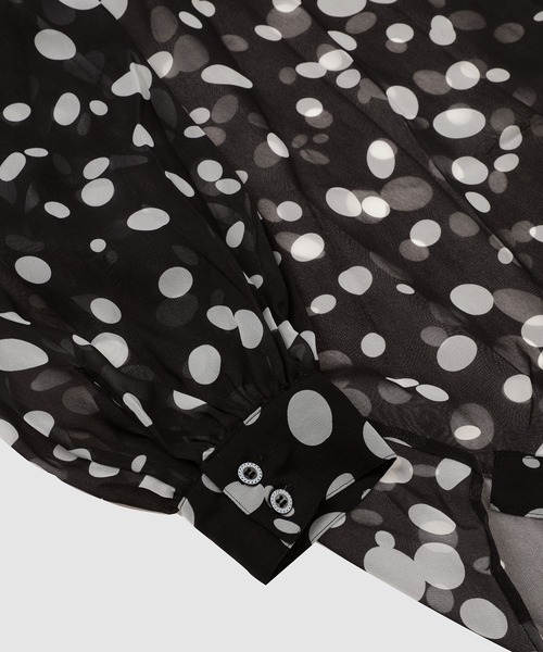 ANREALAGE(アンリアレイジ)の「WIND BLOWS DOT BALL BLOUSE(シャツ/ブラウス・レディース・ブラック・40/38/36)」の4枚目の写真