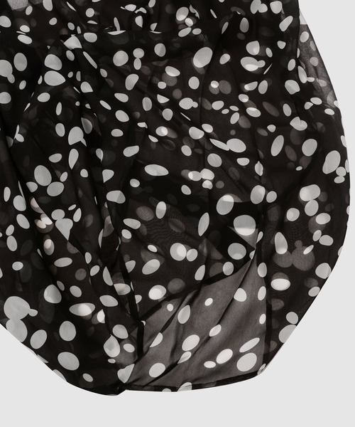 ANREALAGE(アンリアレイジ)の「WIND BLOWS DOT BALL BLOUSE(シャツ/ブラウス・レディース・ブラック・40/38/36)」の6枚目の写真