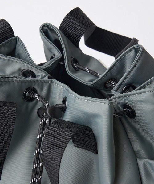 FREDRIK PACKERS(フレドリックパッカーズ)の「【FREDRIK PACKERS】≪別注≫SATIN PUFF BLOOM SHOULDER サテンブルームショルダー 巾着バッグ ミニショルダー 手提げ 2WAY(ショルダーバッグ・レディース・グレー/オリーブ/ブラック・FREE)」の6枚目の写真