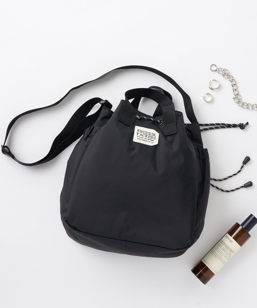 FREDRIK PACKERS(フレドリックパッカーズ)の「【FREDRIK PACKERS】≪別注≫SATIN PUFF BLOOM SHOULDER サテンブルームショルダー 巾着バッグ ミニショルダー 手提げ 2WAY(ショルダーバッグ・レディース・グレー/オリーブ/ブラック・FREE)」の13枚目の写真