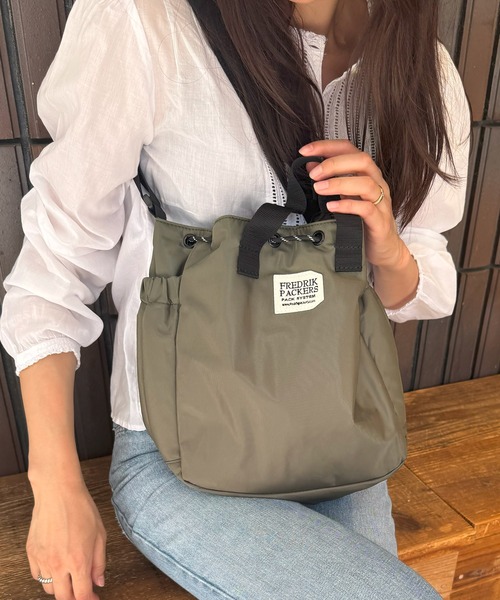 FREDRIK PACKERS(フレドリックパッカーズ)の「【FREDRIK PACKERS】≪別注≫SATIN PUFF BLOOM SHOULDER サテンブルームショルダー 巾着バッグ ミニショルダー 手提げ 2WAY(ショルダーバッグ・レディース・グレー/オリーブ/ブラック・FREE)」の20枚目の写真