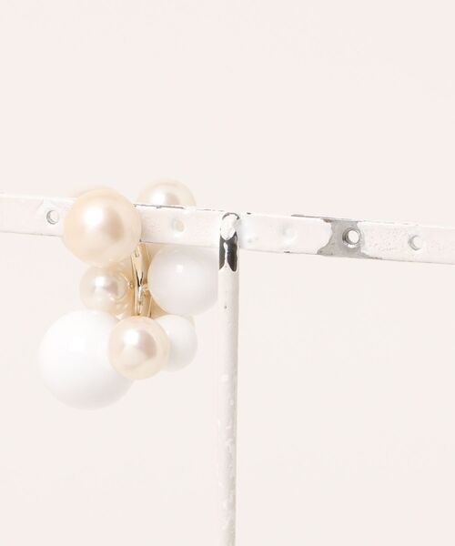 LOVE BY e.m. (ラブバイイーエム)の「ホワイトバブルフープピアス/25SS/レディース(ピアス(片耳用)・レディース・ホワイト・FREE)」の5枚目の写真