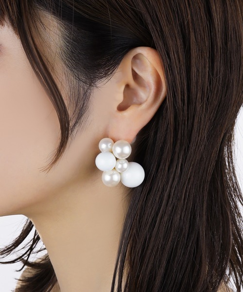 LOVE BY e.m. (ラブバイイーエム)の「ホワイトバブルフープピアス/25SS/レディース(ピアス(片耳用)・レディース・ホワイト・FREE)」の4枚目の写真