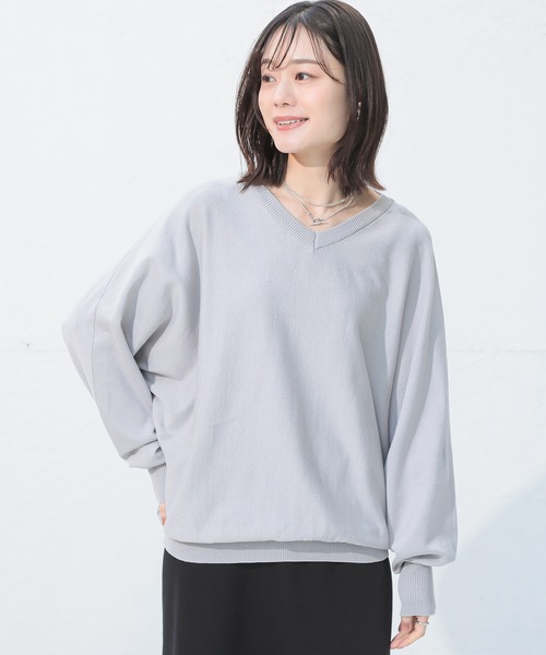 n'OrLABEL(ノアールレーベル)の「【UVカット・抗菌防臭・抗ピル・マシンウォッシャブル】Vネックドルマンニットプルオーバー(ニット/セーター・レディース・グレー/ブラック/ブルーグリーン/ライトベージュ・2/1)」の5枚目の写真
