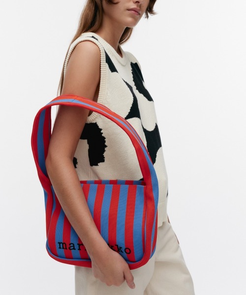 marimekko(マリメッコ)の「Merirosvo / Knitted Shoulderbag(ショルダーバッグ・レディース・ブルー系その他/ホワイト×ブラック・FREE)」の9枚目の写真