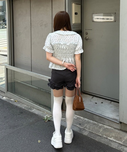 Another Branch olive des olive(アナザーブランチオリーブデオリーブ)の「【シリーズ累計1万枚売れ/レビュー高評価】シャーリング衿付BL(シャツ/ブラウス・レディース・オフホワイト/ブラック/グリーン/その他11/イエロー/アイボリー/その他/オレンジ/ブラウン/ブルー系その他・FREE)」の19枚目の写真