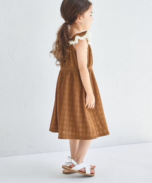 pairmanon(ペアマノン)の「シボ素材 フリンジフリル ワンピース(ワンピース・キッズ・ブラウン/ブルー/ピンク系その他・140/90/150/120/110/100/130)」の21枚目の写真