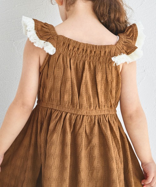 pairmanon(ペアマノン)の「シボ素材 フリンジフリル ワンピース(ワンピース・キッズ・ブラウン/ブルー/ピンク系その他・140/90/150/120/110/100/130)」の5枚目の写真