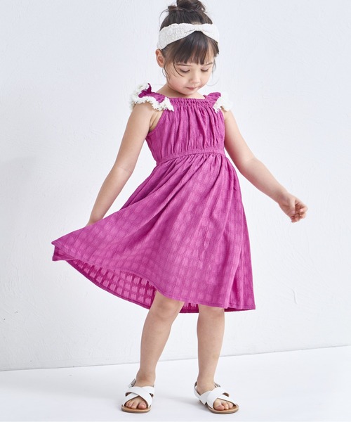 pairmanon(ペアマノン)の「シボ素材 フリンジフリル ワンピース(ワンピース・キッズ・ブラウン/ブルー/ピンク系その他・140/90/150/120/110/100/130)」の16枚目の写真