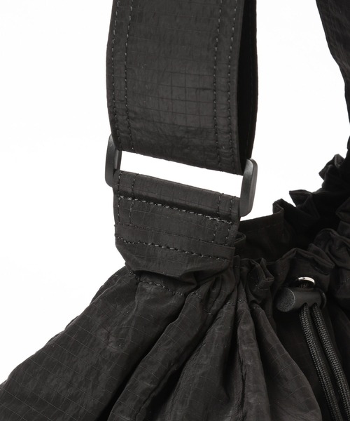 LOWRYS FARM（ローリーズファーム）の「ハッスイ８ポケショルダー　 323509（ショルダーバッグ・レディース・ブラック/ブラウン/アイボリー・FREE）」の22枚目の写真