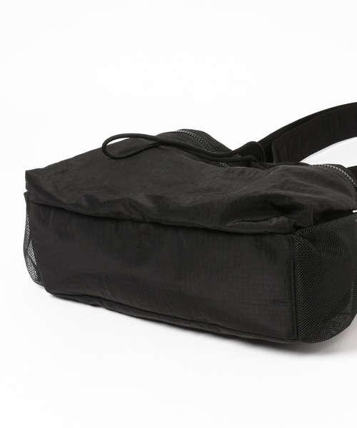 LOWRYS FARM（ローリーズファーム）の「ハッスイ８ポケショルダー　 323509（ショルダーバッグ・レディース・ブラック/ブラウン/アイボリー・FREE）」の18枚目の写真