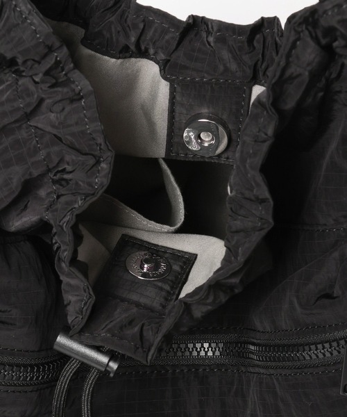 LOWRYS FARM（ローリーズファーム）の「ハッスイ８ポケショルダー　 323509（ショルダーバッグ・レディース・ブラック/ブラウン/アイボリー・FREE）」の17枚目の写真