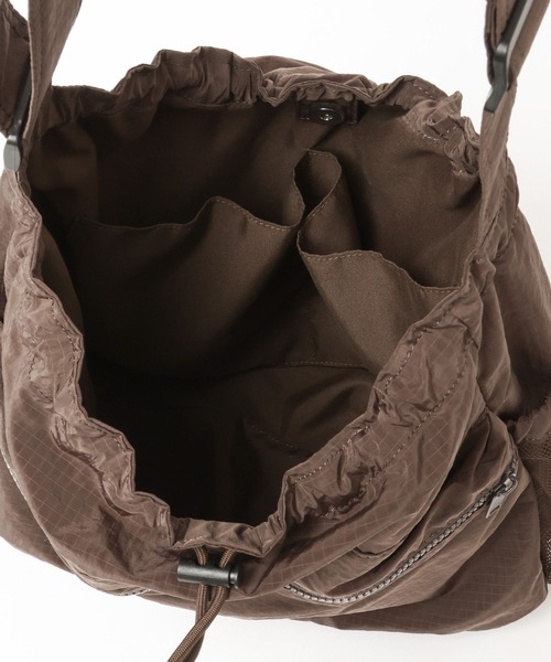 LOWRYS FARM（ローリーズファーム）の「ハッスイ８ポケショルダー　 323509（ショルダーバッグ・レディース・ブラック/ブラウン/アイボリー・FREE）」の15枚目の写真