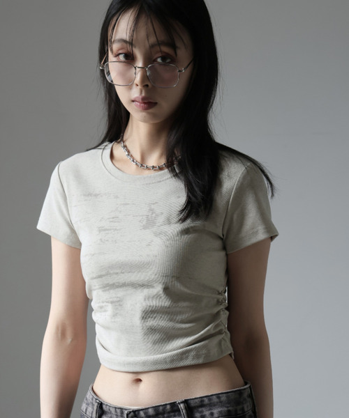 Ulysses(ユリシス)の「サイドギャザーTシャツ(Tシャツ/カットソー・レディース・ダークグレー/ベージュ/ライトグレー/ホワイト・F)」の11枚目の写真
