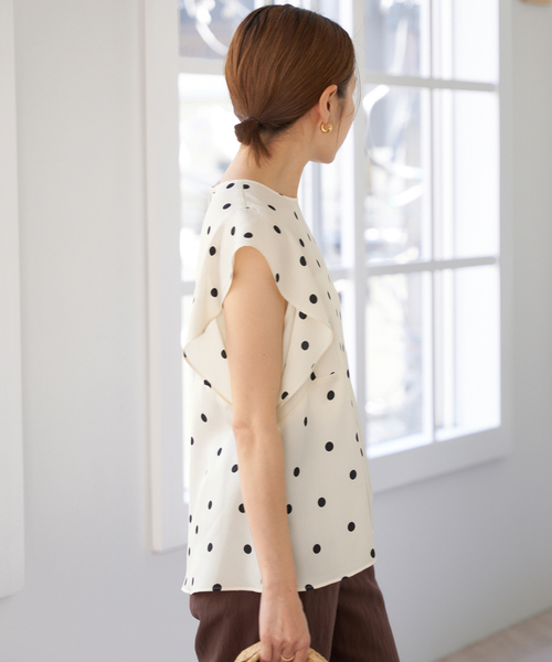 IENA（イエナ）の「ウォッシャブル sese ポルカドットブラウス（シャツ/ブラウス・レディース・ネイビー/アイボリー・FREE）」の6枚目の写真