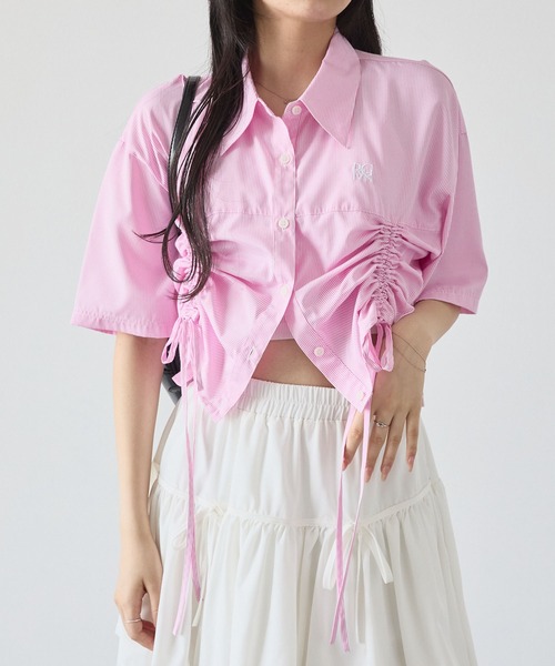 MONO-MART（モノマート）の「ワンポイント刺繍シャーリングストライプ半袖シャツ（シャツ/ブラウス・レディース・イエロー/ホワイト/ピンク/サックスブルー/ブラック・FREE）」の20枚目の写真