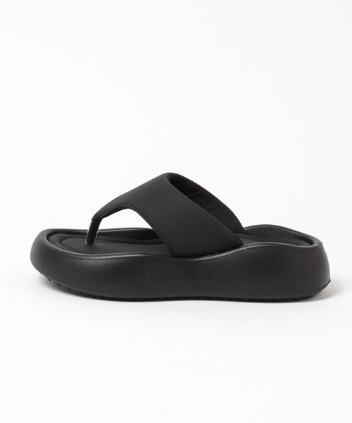 LOWRYS FARM（ローリーズファーム）の「カンドウフィットトングサンダル 283655（サンダル・レディース・ホワイト/ブラック・MEDIUM/LARGE）」の5枚目の写真