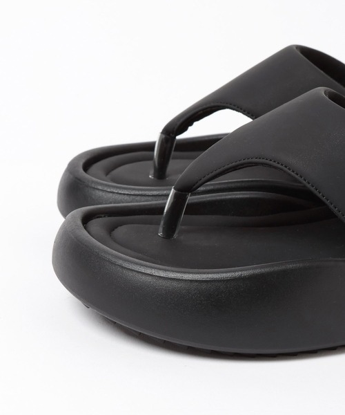 LOWRYS FARM（ローリーズファーム）の「カンドウフィットトングサンダル 283655（サンダル・レディース・ホワイト/ブラック・MEDIUM/LARGE）」の9枚目の写真