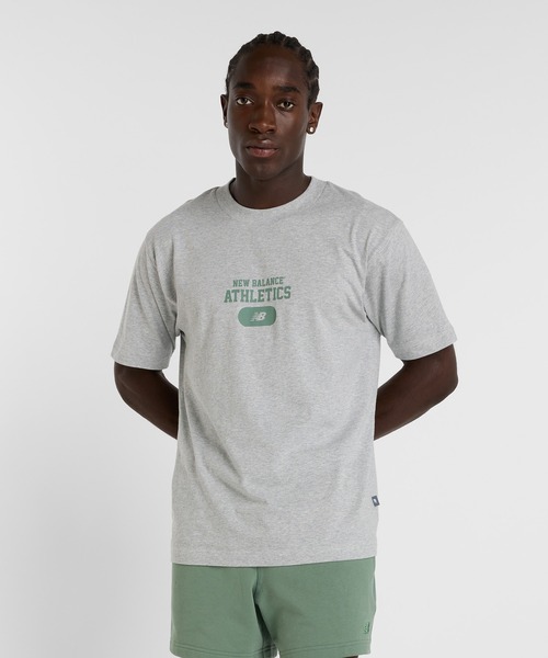 NEW BALANCE(ニューバランス)の「Heritage グラフィックショートスリーブTシャツ(Tシャツ/カットソー・メンズ・オレンジ/ライトグレー/セージグリーン・SMALL/MEDIUM/LARGE/X-LARGE/XX-LARGE)」の2枚目の写真