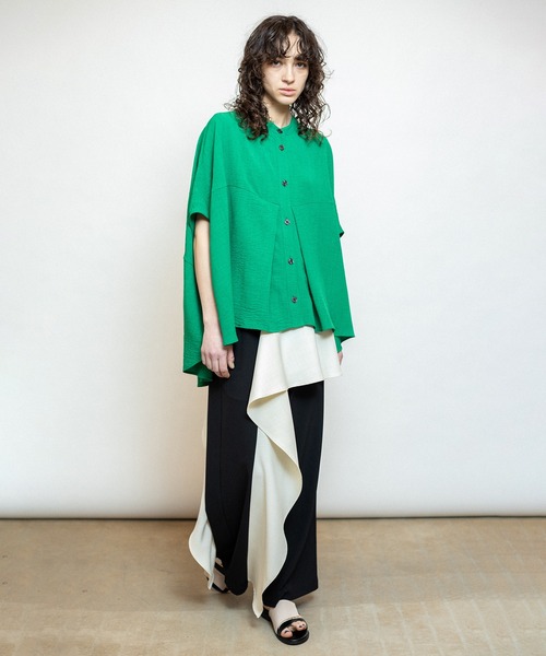 OSMOSIS(オズモーシス)の「タックワイドビッグブラウス(シャツ/ブラウス・レディース・ブラック/グリーン/ライトグレー・ONE SIZE)」の11枚目の写真