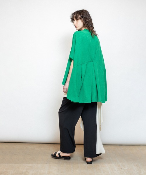 OSMOSIS(オズモーシス)の「タックワイドビッグブラウス(シャツ/ブラウス・レディース・ブラック/グリーン/ライトグレー・ONE SIZE)」の15枚目の写真