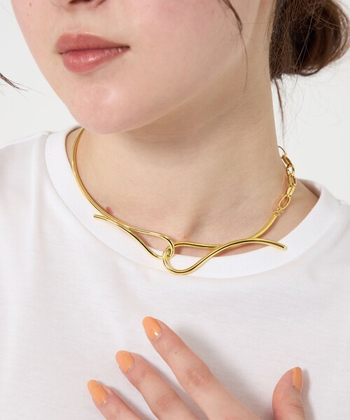 loni（ロニ）の「＜loni＞Ivy Asymmetry チョーカー（ネックレス・レディース・ゴールド/シルバー・FREE）」の4枚目の写真