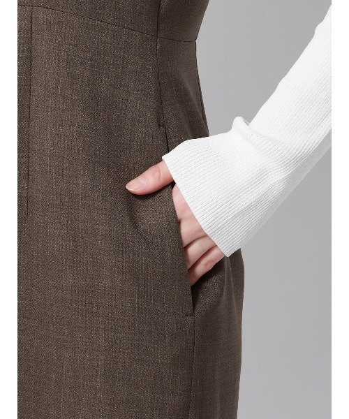 SUIT SQUARE（スーツスクエア）の「キャミワンピース ウォッシャブル ストレッチ フルーフィエステル 織柄（ワンピース・レディース・ベージュ系/ブラウン系・38(9号)/40(11号)）」の8枚目の写真