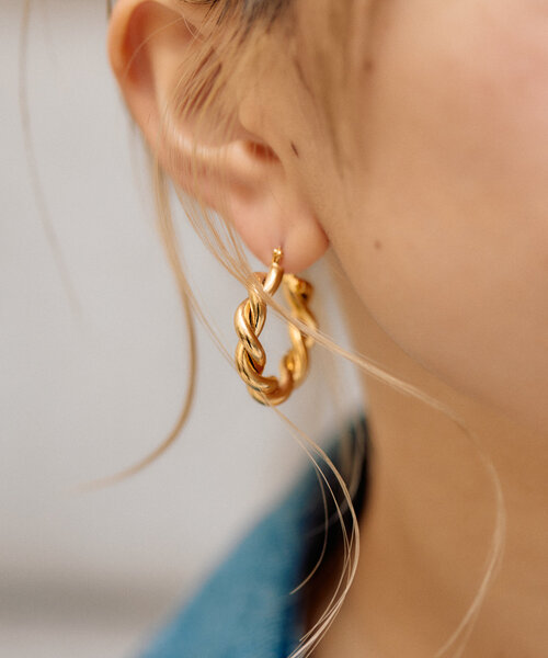 【正規通販】 チタンポスト》ツイストフープピアス（ピアス（両耳用））｜ear アクセサリー