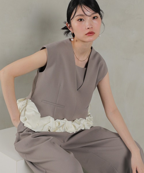 Kana(カナ)の「Vネックデザイン フリル ノースリーブ セットアップ パンツドレス パーティー 結婚式 お呼ばれ オケージョン(パンツドレス・レディース・グレー/ブラック/モカ・M)」の18枚目の写真