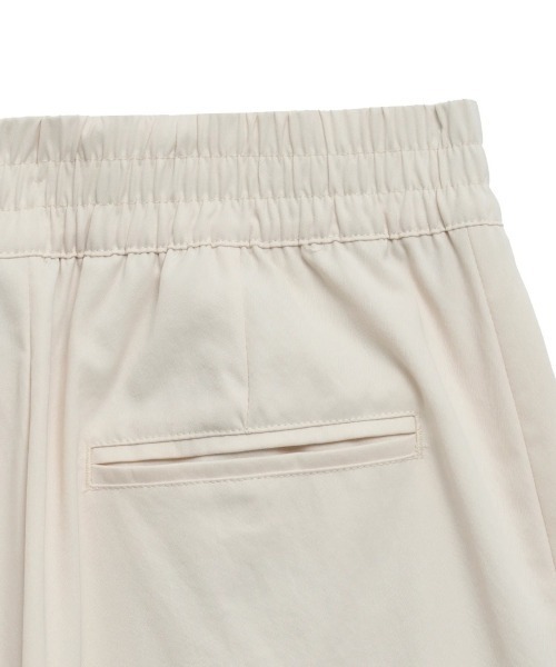 PUMA（プーマ）の「PUMA DARE TO BERMUDA SHORTS（プーマ ディア トゥ バルミューダ ショーツ）（その他パンツ・レディース・グレー系/ホワイト系・LARGE/MEDIUM/SMALL）」の9枚目の写真