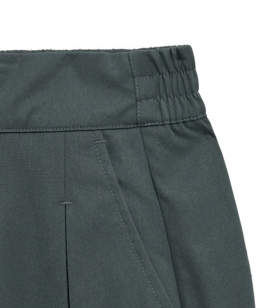 PUMA（プーマ）の「PUMA DARE TO BERMUDA SHORTS（プーマ ディア トゥ バルミューダ ショーツ）（その他パンツ・レディース・グレー系/ホワイト系・LARGE/MEDIUM/SMALL）」の6枚目の写真