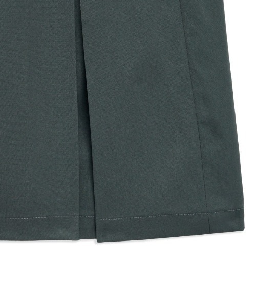 PUMA（プーマ）の「PUMA DARE TO BERMUDA SHORTS（プーマ ディア トゥ バルミューダ ショーツ）（その他パンツ・レディース・グレー系/ホワイト系・LARGE/MEDIUM/SMALL）」の4枚目の写真