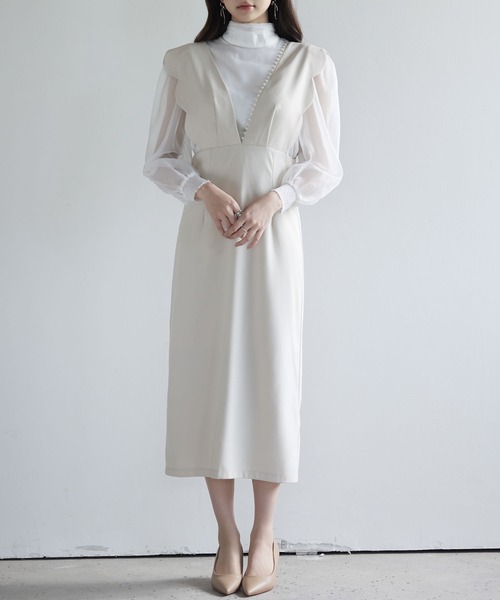 SAISON DE PAPILLON(セゾンドパピヨン)の「パール付きスカラップジャンパースカート(サロペット/オーバーオール・レディース・ベージュ/ブラック・L/M/S)」の1枚目の写真