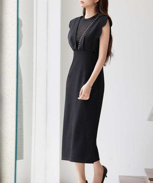 SAISON DE PAPILLON(セゾンドパピヨン)の「パール付きスカラップジャンパースカート(サロペット/オーバーオール・レディース・ベージュ/ブラック・L/M/S)」の9枚目の写真