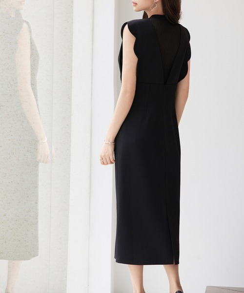 SAISON DE PAPILLON(セゾンドパピヨン)の「パール付きスカラップジャンパースカート(サロペット/オーバーオール・レディース・ベージュ/ブラック・L/M/S)」の10枚目の写真