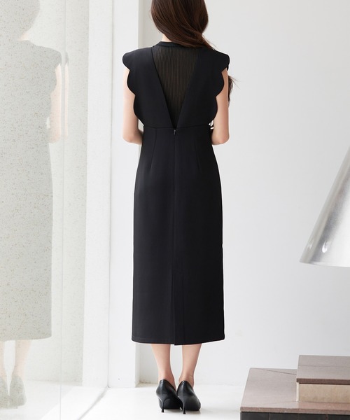 SAISON DE PAPILLON(セゾンドパピヨン)の「パール付きスカラップジャンパースカート(サロペット/オーバーオール・レディース・ベージュ/ブラック・L/M/S)」の11枚目の写真