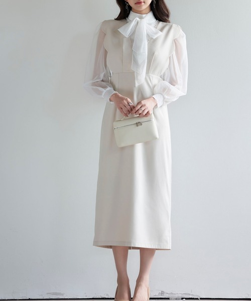 SAISON DE PAPILLON(セゾンドパピヨン)の「パール付きスカラップジャンパースカート(サロペット/オーバーオール・レディース・ベージュ/ブラック・L/M/S)」の16枚目の写真