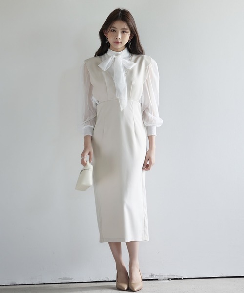 SAISON DE PAPILLON(セゾンドパピヨン)の「パール付きスカラップジャンパースカート(サロペット/オーバーオール・レディース・ベージュ/ブラック・L/M/S)」の17枚目の写真