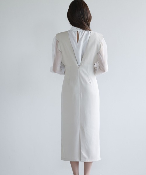 SAISON DE PAPILLON(セゾンドパピヨン)の「パール付きスカラップジャンパースカート(サロペット/オーバーオール・レディース・ベージュ/ブラック・L/M/S)」の22枚目の写真