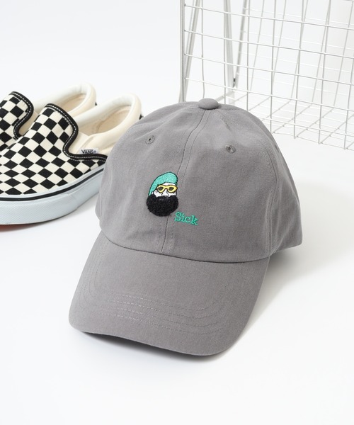 TESTIFY（テスティファイ）の「刺繍デザイン　6パネルキャップ（キャップ・メンズ・ブラック/グレー/ベージュ/ブラック系/ライトグレー/ネイビー/ブラック系1/ブラウン/ネイビー系/ブラック系2/アイボリー/イエロー/ブルー・FREE）」の6枚目の写真